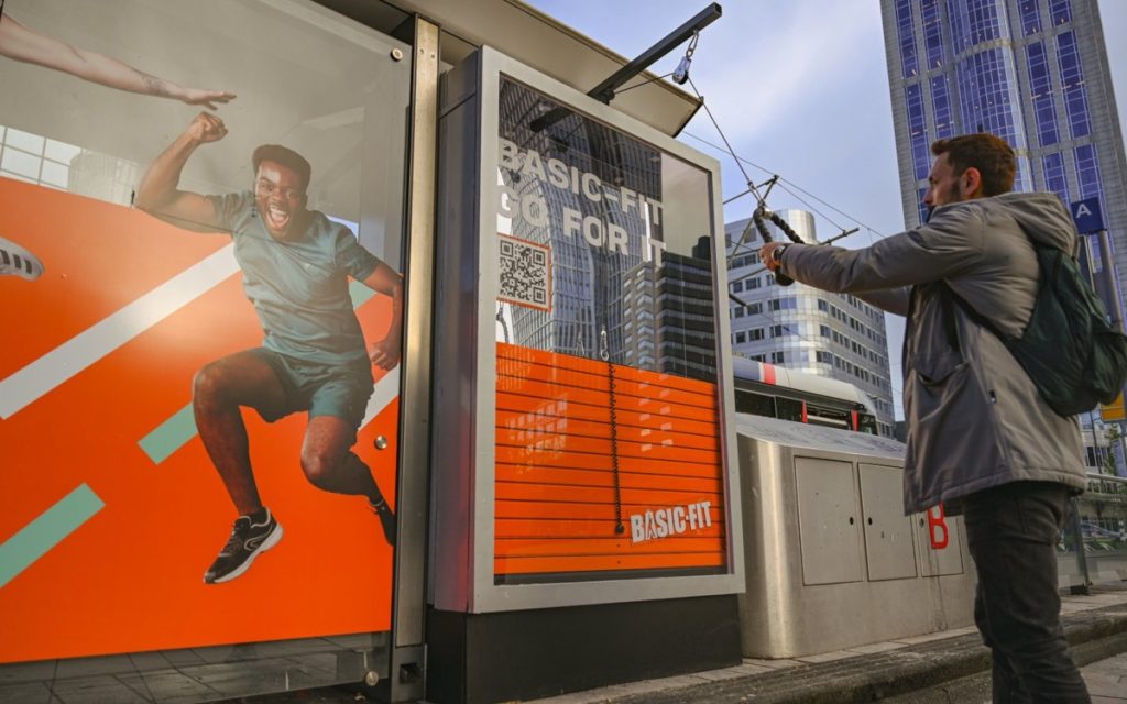 Basic Fit Kampagne in Rotterdam (Foto: JCDecaux)