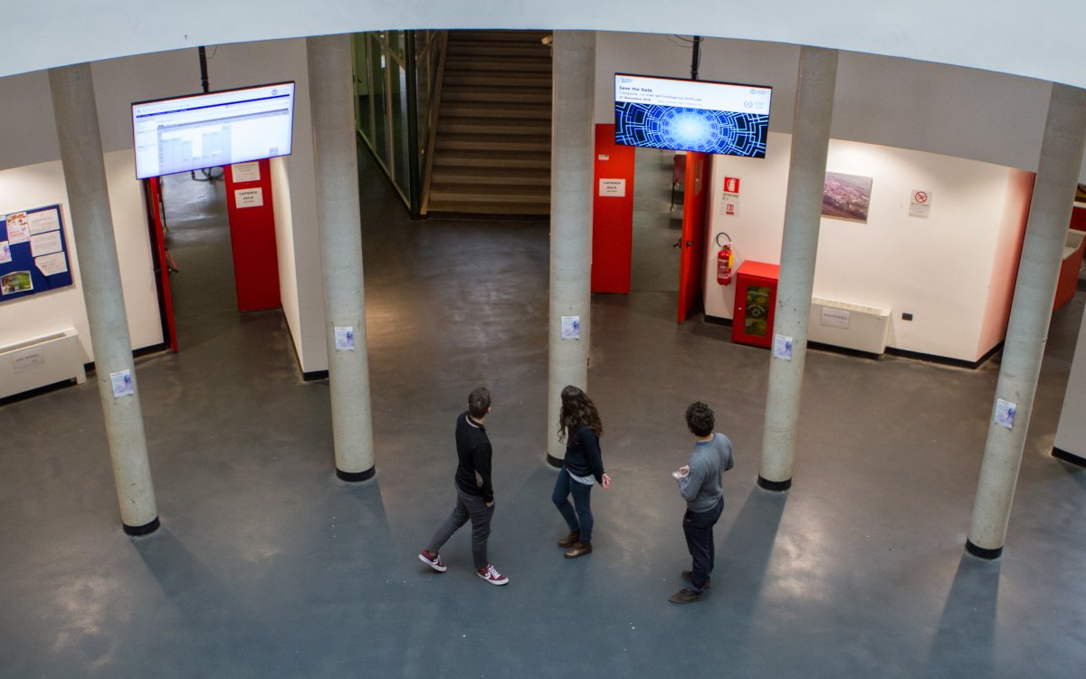 Das Iscreen-Netz in den Turiner Universitäts-Hallen (Foto: Signagelive)
