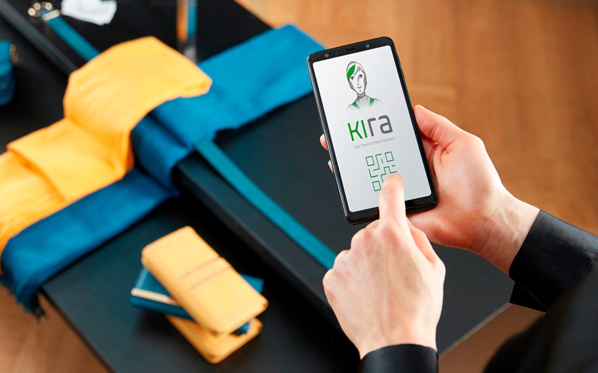 Die App Kira lässt sich über QR-Codes auf der Store-Fläche starten. (Foto: Bütema AG)