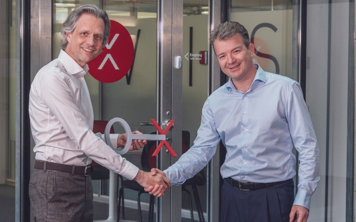 Schlüsselübergabe bei Xovis - Rupert Paris (rechts) übernimmt als CEO. (Foto: Xovis)