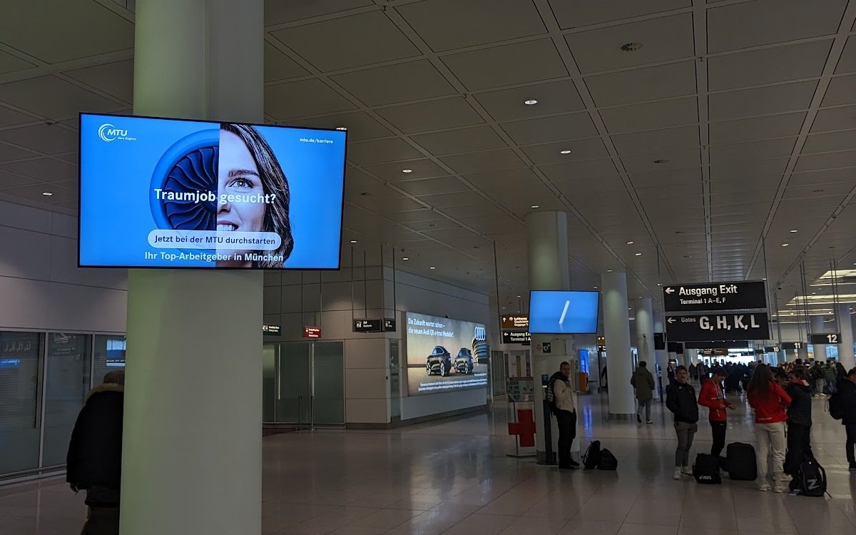 Recruiting-Kampagne von MTU am Flughafen München (Foto: invidis)