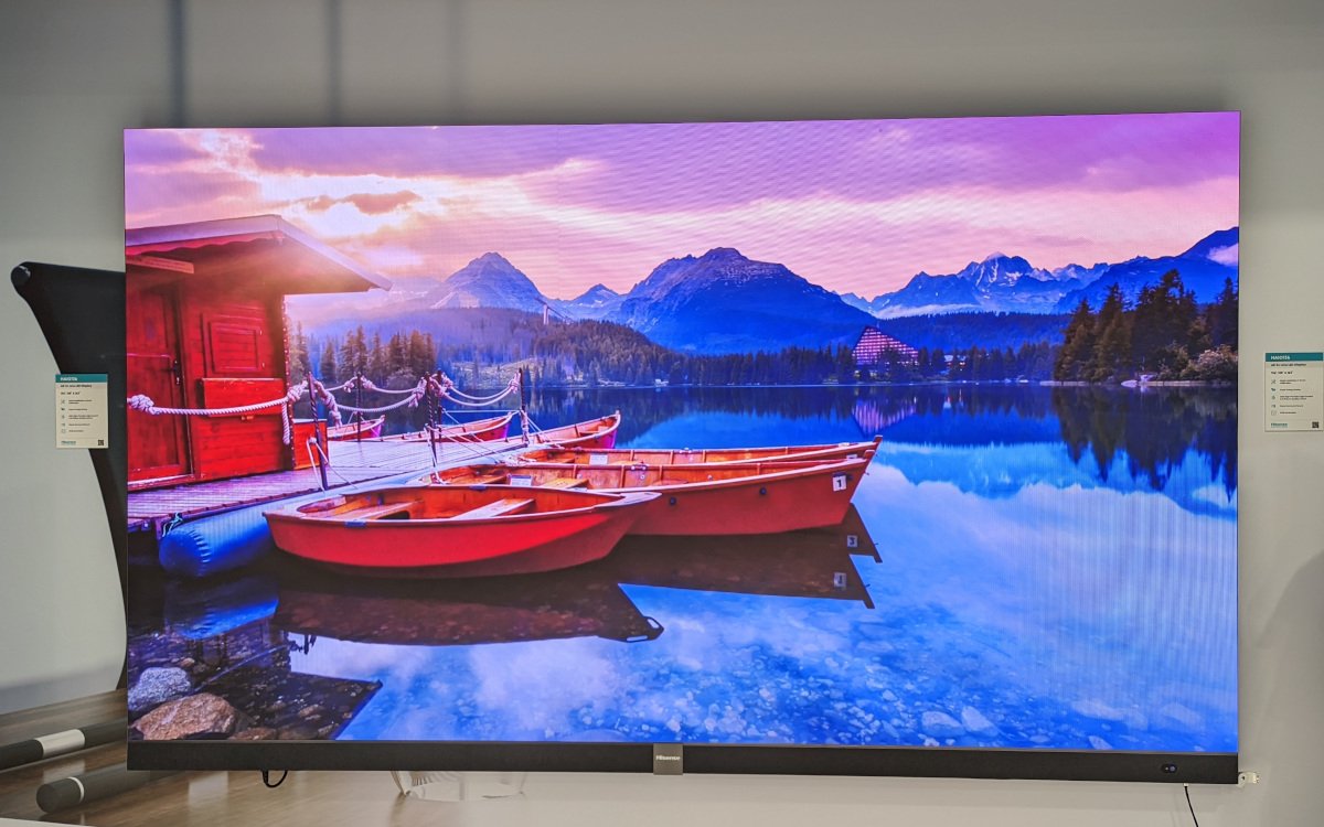 Hisense auf der ISE 2023 High Brightness und AllinOneLED invidis