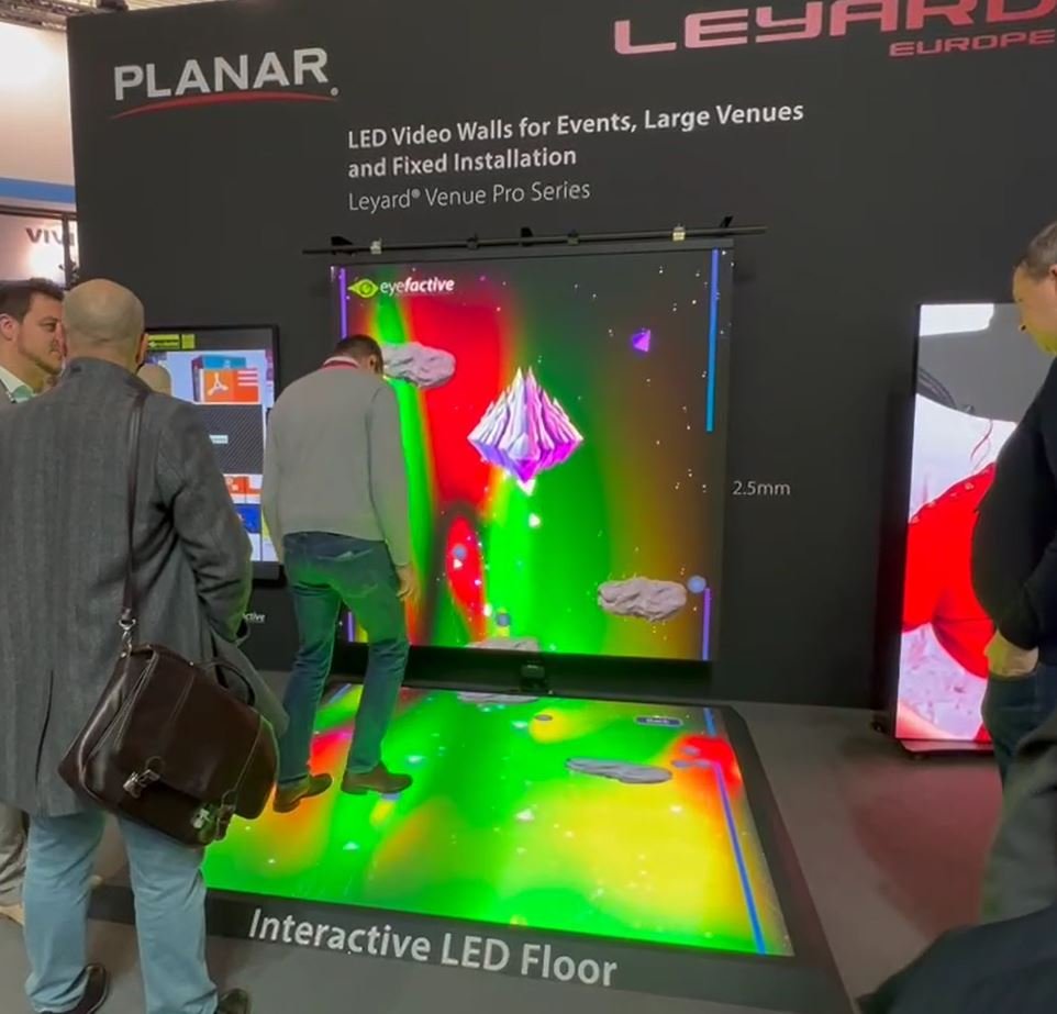 Eyefactive-Touch-Technologie auf Planar-Display und Leyard-LED (Foto: eyefactive)