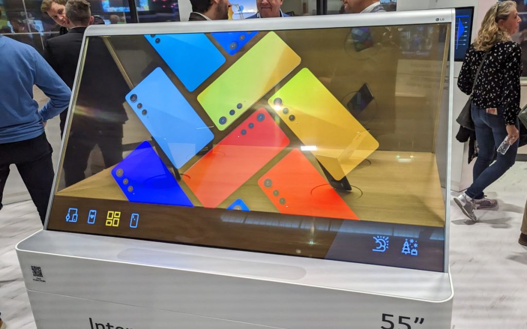 Transparent-OLED-Haube für den Retail (Foto: invidis)