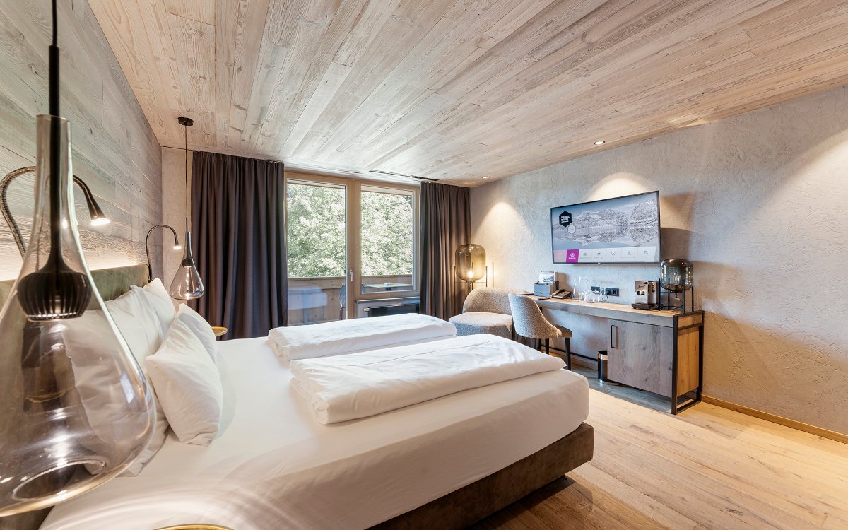 Auf den Zimmern im Alpenhotel Kitzbühel läuft jetzt das eigene Hotel TV. (Foto: Alex Gretter/ Peakmedia)