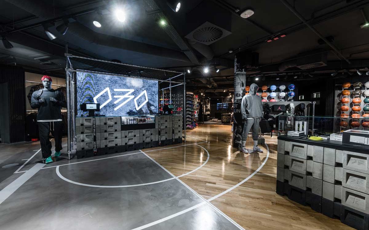 Ein Store als Spielfeld designt: das Home of Basketball von Kickz in Berlin (Foto: KICKZ)