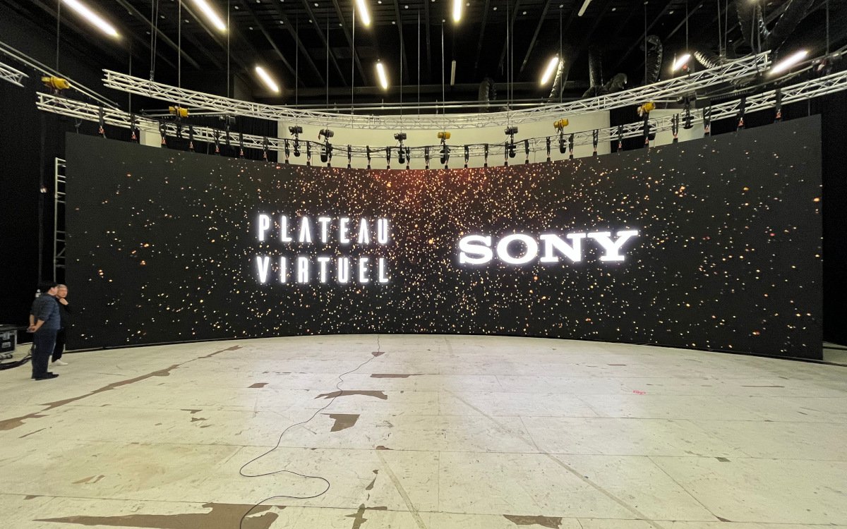 Die 90-Quadratmeter-Wand ist der virtuelle Hintergrund für Echtzeitproduktionen in den Studios du Lendit. (Foto: Sony)