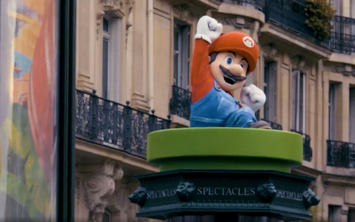 Mario auf Morris-Säule: Außenwerbung in Paris für den neuen Film "Super Mario Bros." (Foto: Screenshot, JCDecaux)