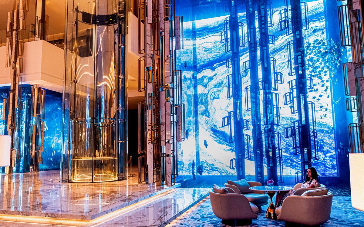 Kein The Wall, aber dennoch spektakulär: Samsung-LED in der Lobby von Atlantis The Royal (Foto: Samsung)