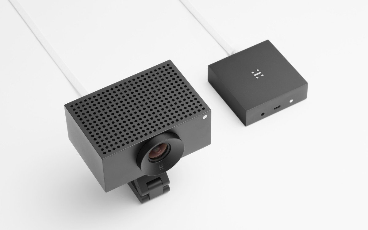 Meetingraum-Duo: L1-Kamera und dazugehöriger USB-Adapter von Huddly (Foto: Huddly)