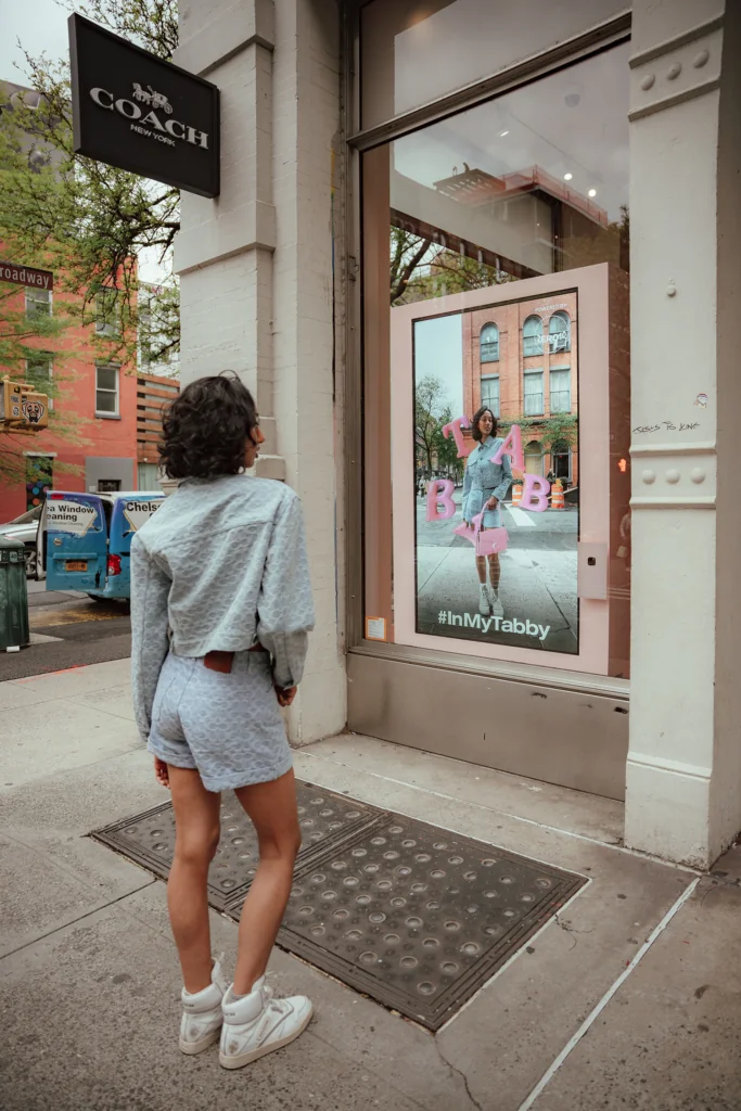 AR Mirror im Soho Store von Coach in NYC (Foto: Zero10/ Screenshot)