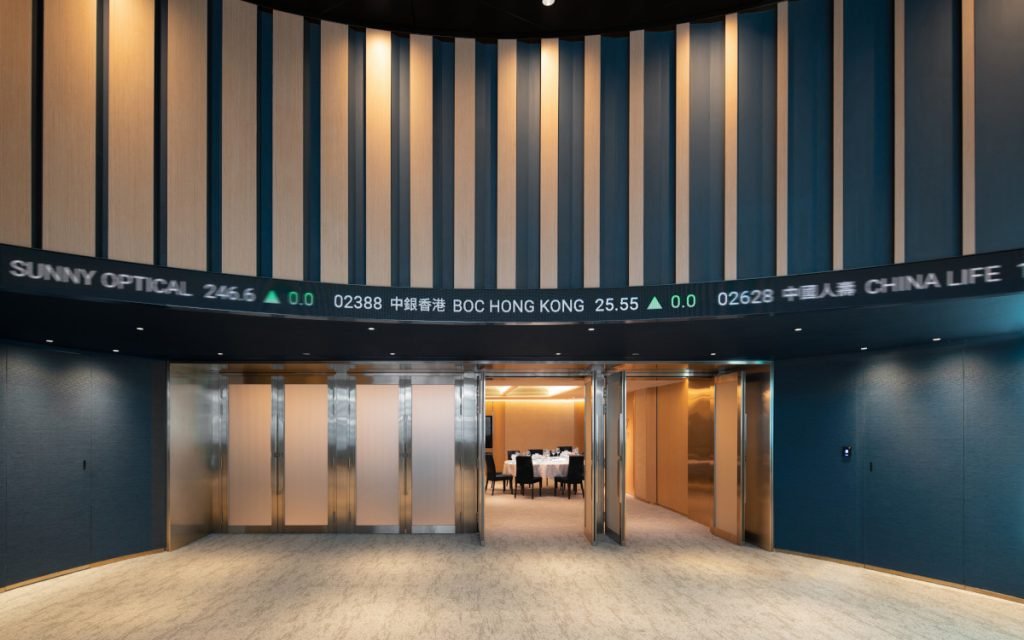 Eingangsfoyer der Hongkonger Börse (Foto: Kris Provoost/LAAB Architects über v2com)