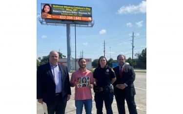 Pünktlich zum National Missing Children's Day wies die digitale Plakatkampagne von Clear Channel auf verschiedene Fälle vermisster Kinder, hier in Houston, hin. (Foto: Clear Channel Outdoors America)