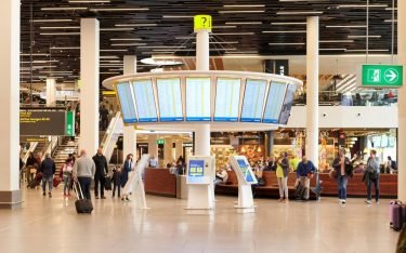 Econocom Digital Signage-Installation am Flughafen Amsterdam (Foto: Econocom)