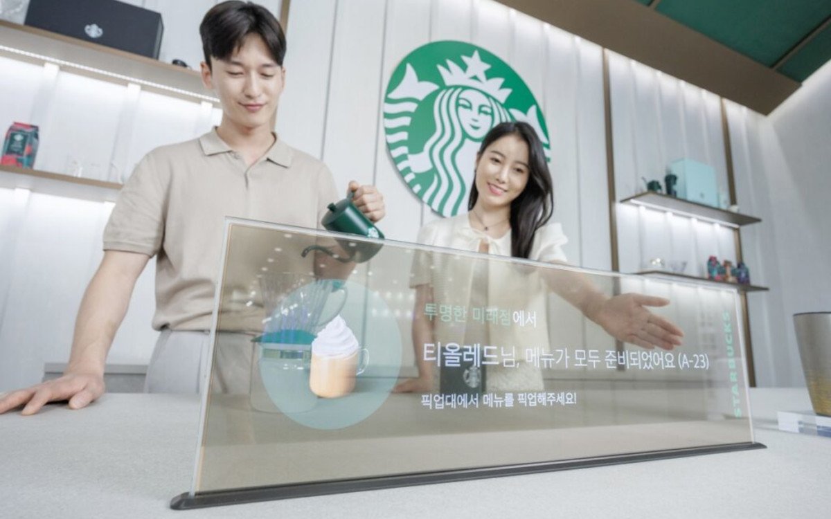 Das transparentes Thekendisplay zeigte LG als Teil seines OLED-Portfolios auf der K-Display in Seoul. (Foto: LG)