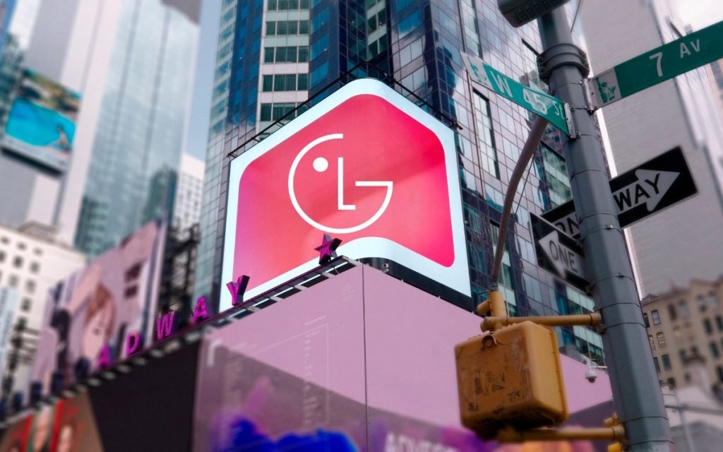 Times Square - neue LG-Kampagne auf DooH-Screens und Medienfassaden weltweit (Foto: LG)