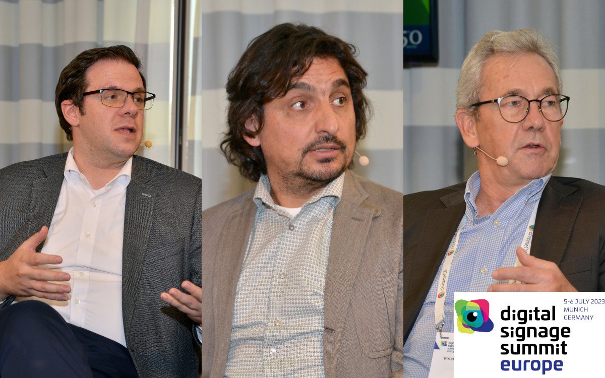 Die Interaktionsexperten auf dem DSSE 2023 (von links): Johannes Troeger von Ameria, Hubert van Doorne von Nexmosphere und Vincent Encontre von Intuiface. (Foto: invidis)