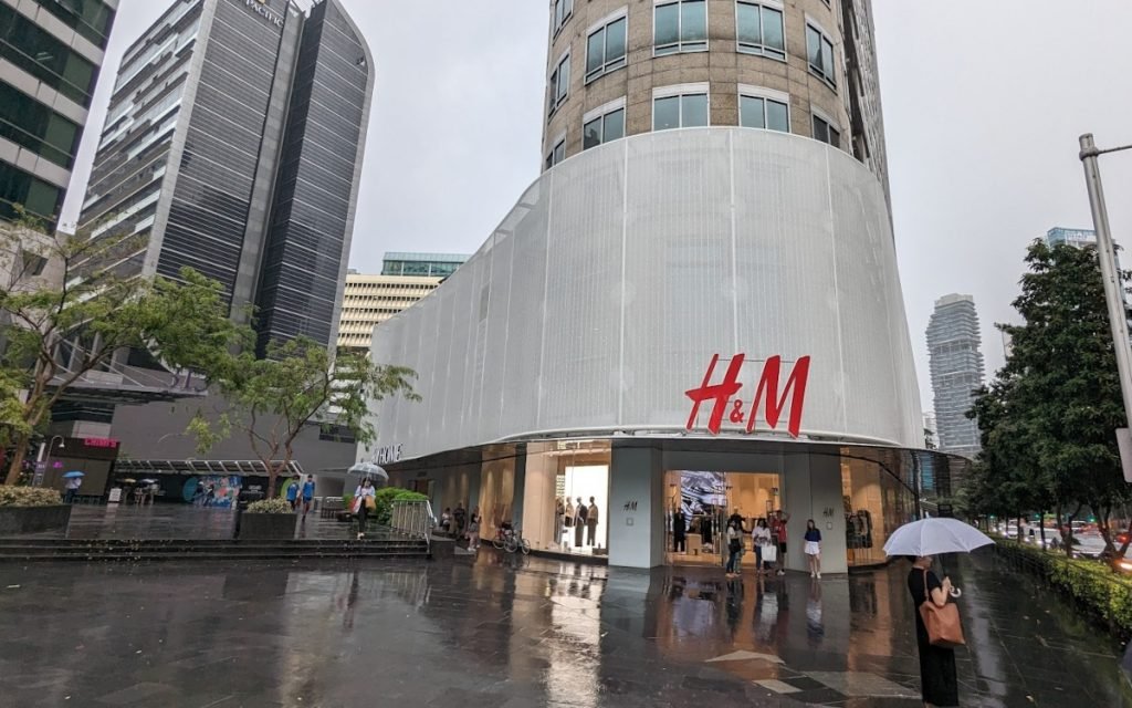 H&M Flagship am Tag (Foto: invidis)