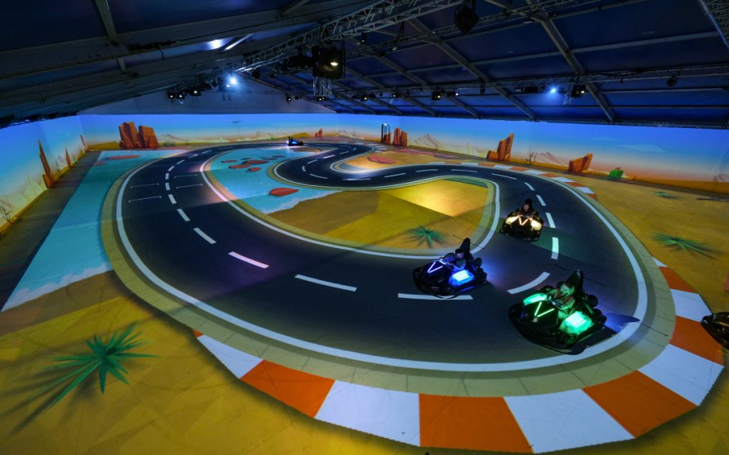 Chaos Karts verwandelt die Go-Kart-Rennstrecke in ein Live-Action-Videospiel. (Foto: Panasonic)