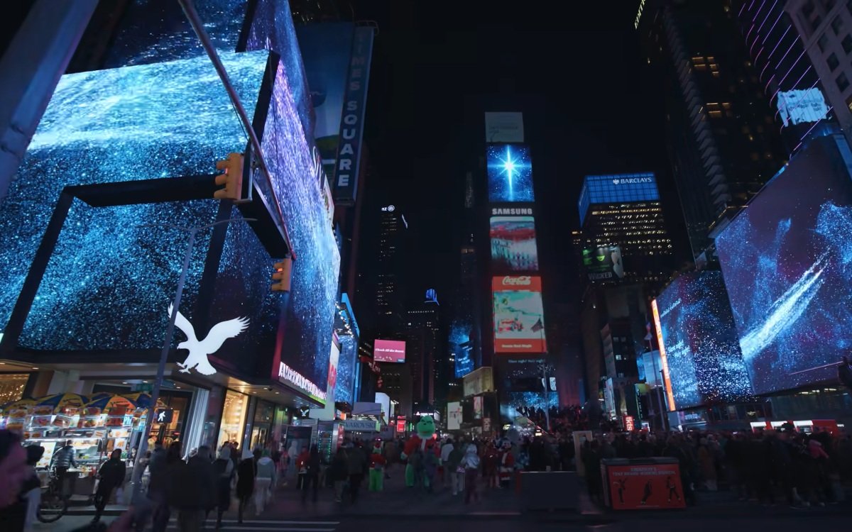 Total Domination am Times Square (Foto: Screenshot)