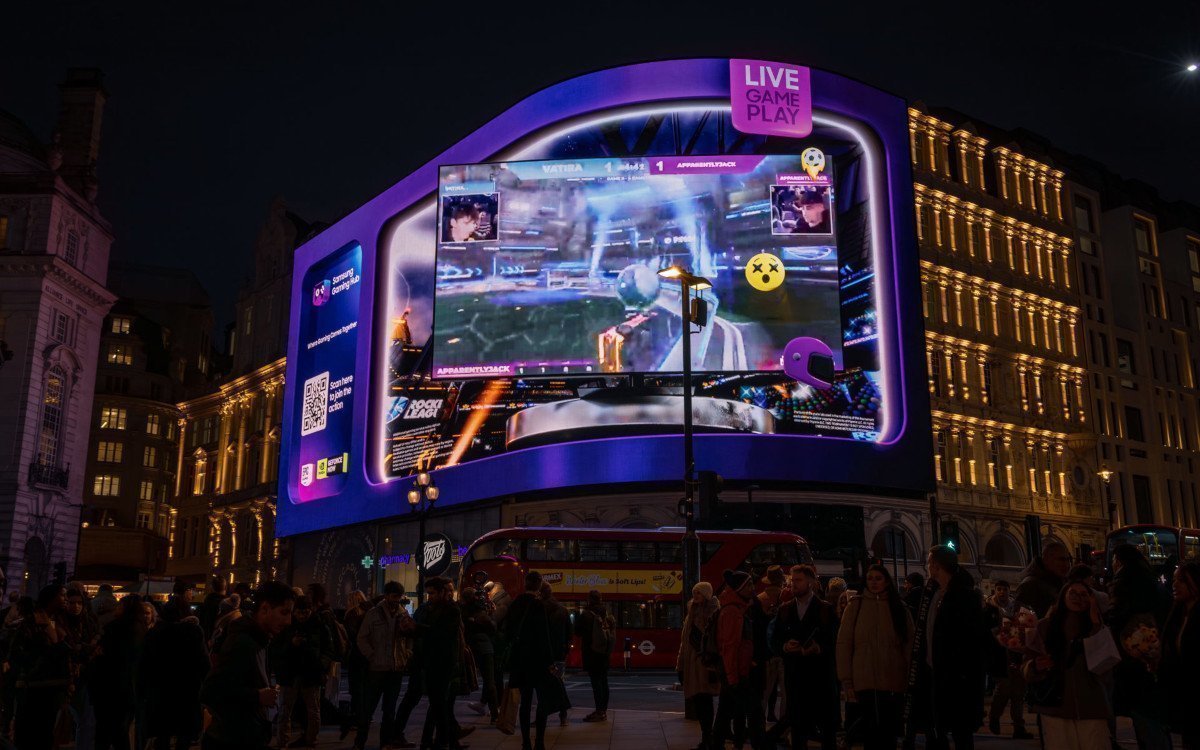 Forced-Perspective-Streaming für den Samsung Gaming Hub auf den Piccadilly Lights (Foto: Ocean Outdoor)
