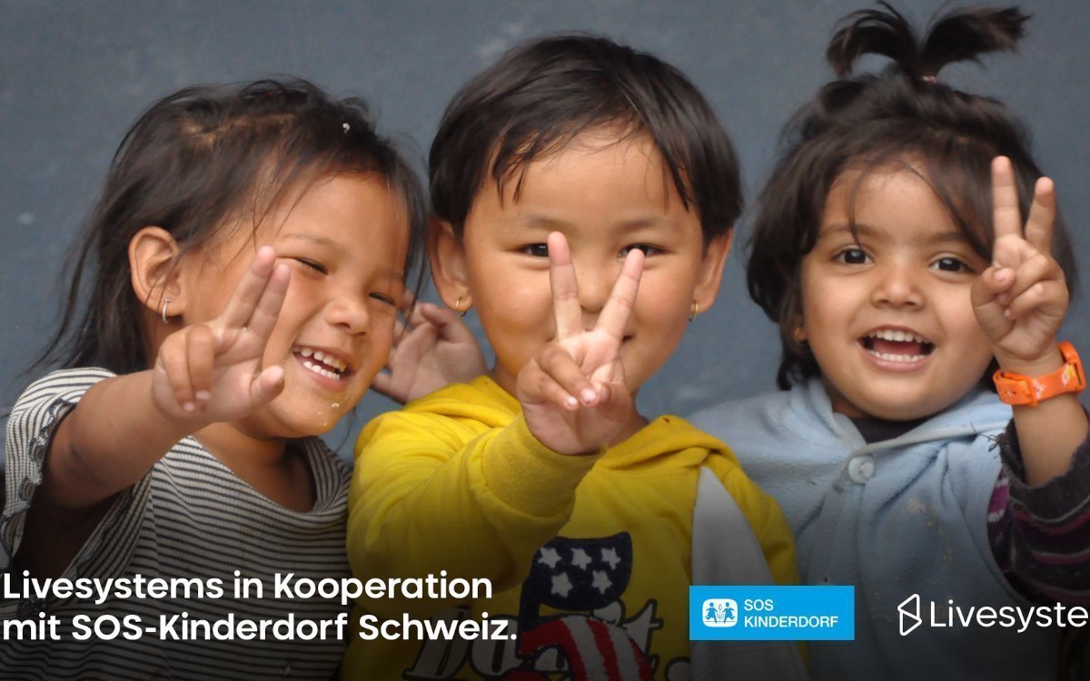Livesystems zeigt auf DooH im Schweizer ÖPNV Inhalte vom SOS-Kinderdorf. (Foto: Livesystems)