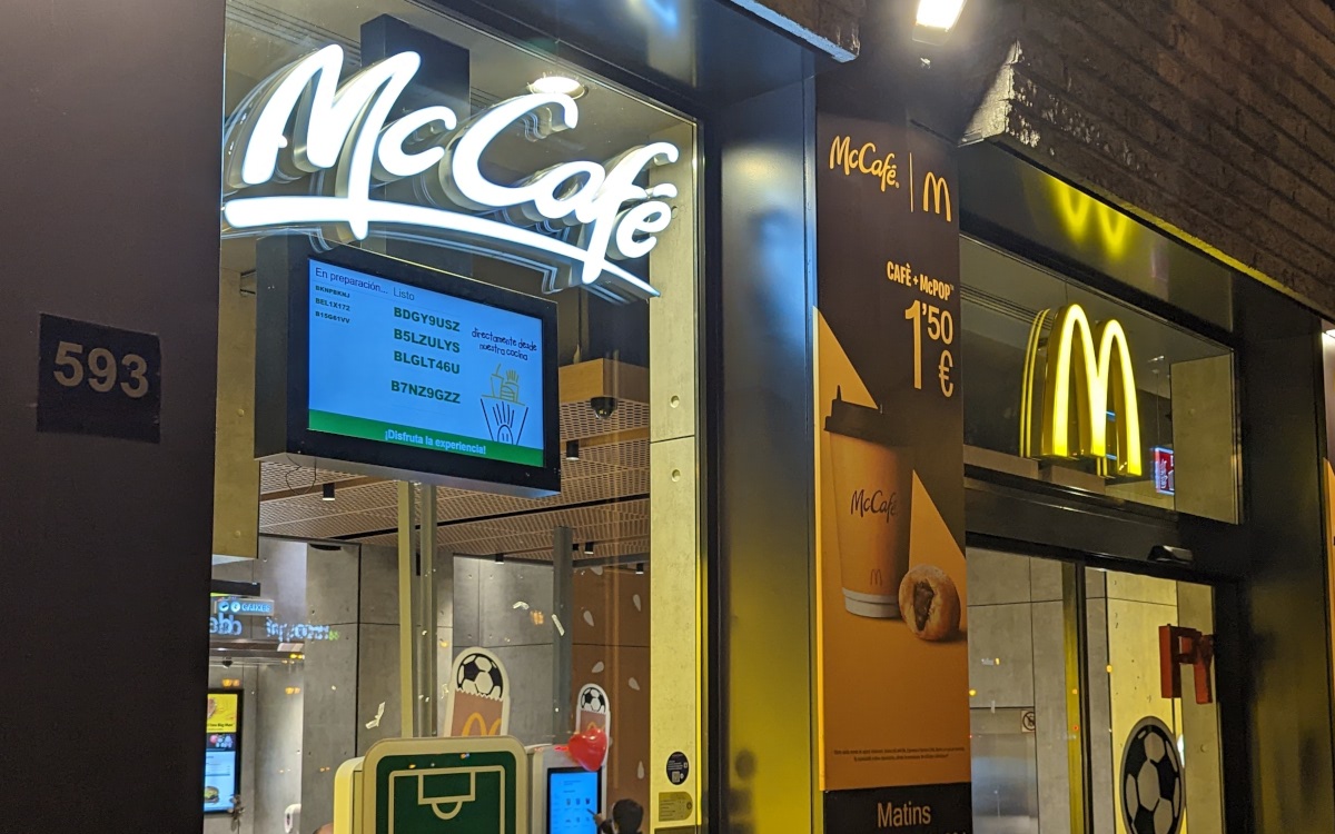 McDonalds Delivery Screen in Barcelona (Foto: invidis)