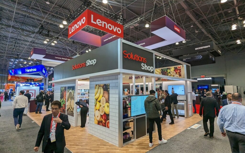 Lenovo Digital Signage Lösungen auf dem NRF (Foto: invidis)