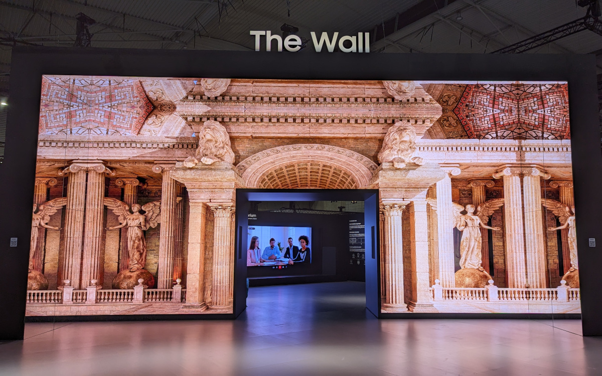Der Eingang des Samsung-Stands war von The Wall geprägt. (Foto: invidis)