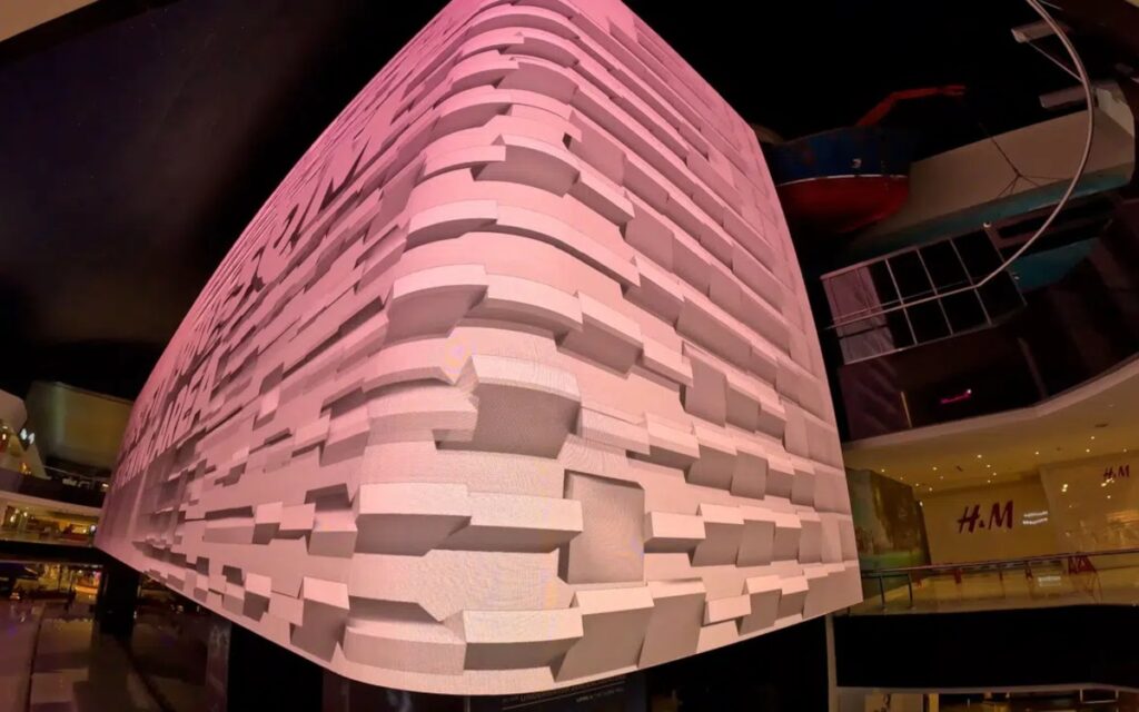 Dubai Mall Aquarium LED - die größte Indoor LED in Dubai (Foto: Infiled)