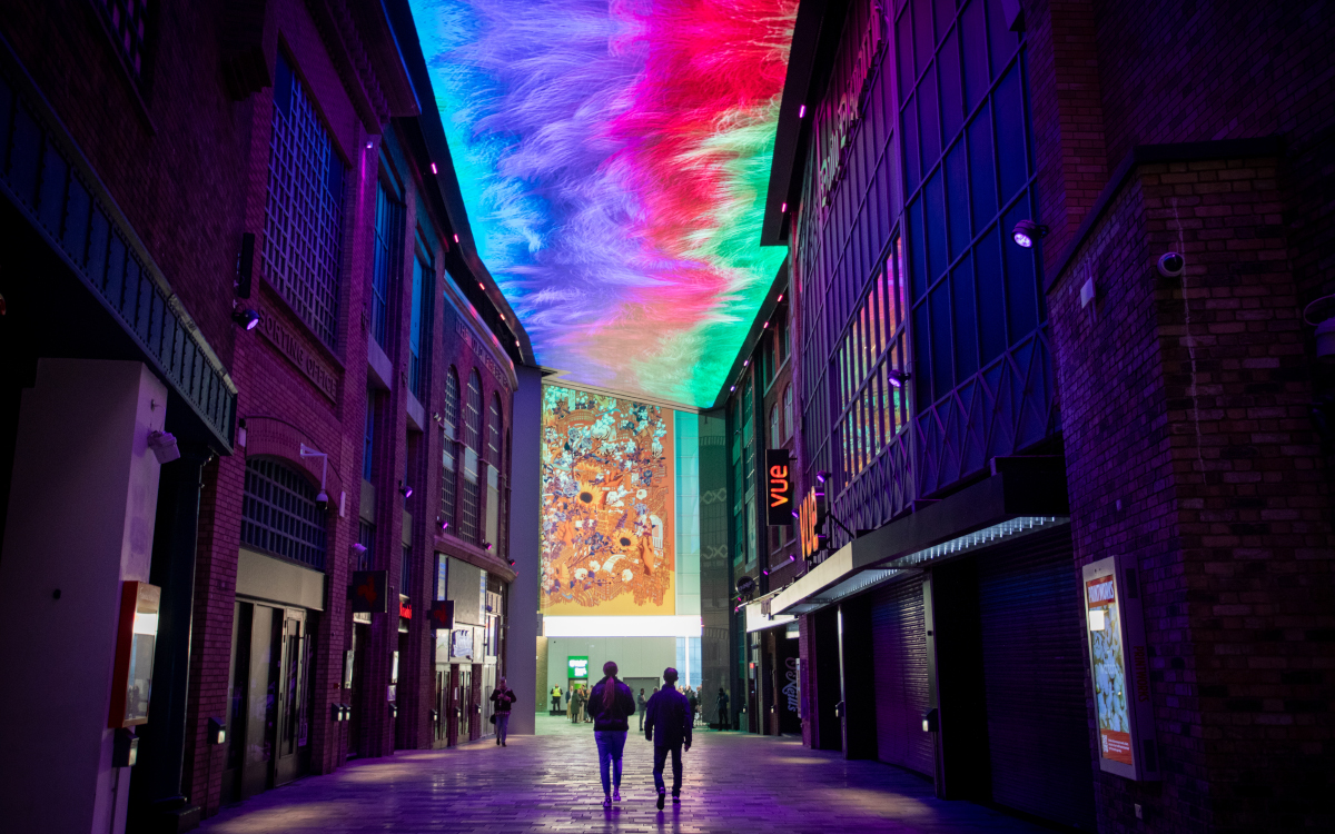 Eine LED-Decke für Entertainment-Inhalte und DooH - Skylights ist ein Novum in Europa. (Foto: Jason Lock)