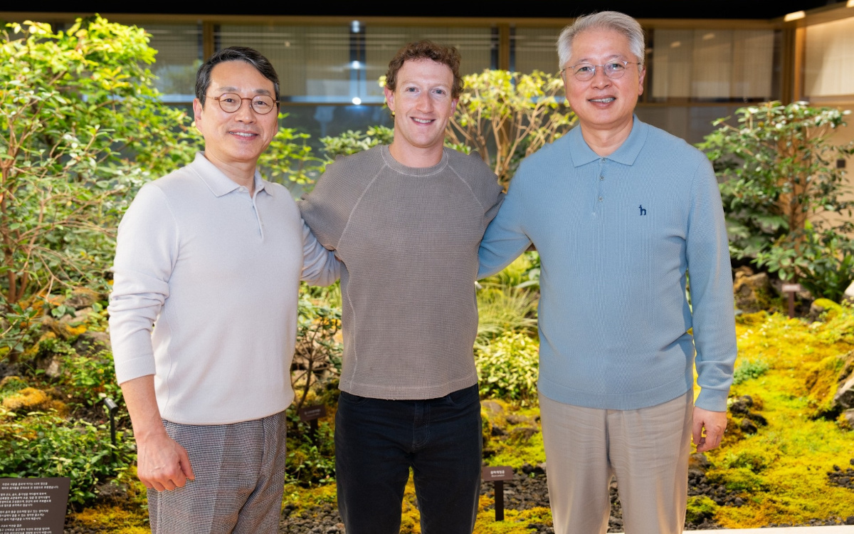 Wollen stärker zusammenarbeiten: LG-CEO William Cho, Meta-CEO Mark Zuckerberg und LG-Home-Entertainment-Präsident Park Hyoung-sei (von links). (Foto: LG)