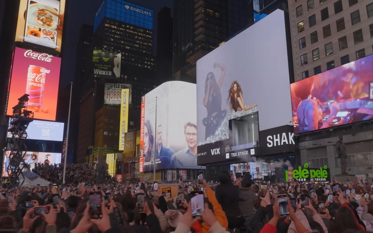 Shakira Popup-Konzerts am Times Square (Foto: YouTube Screenshot)