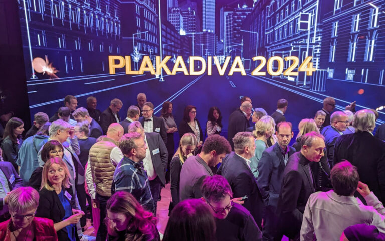 Rund 600 Gäste kamen am Mittwochabend zur Award-Verleihung der Plakadiva 2024 nach München. (Foto: invidis)