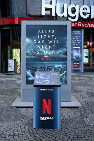 Haptisch nachgebildetes Plakat der Netflix-Kampagne (Foto: Netflix)