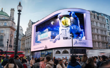 Dassault-Kampagne auf den Piccadilly Lights (Foto: Ocean Outdoor)