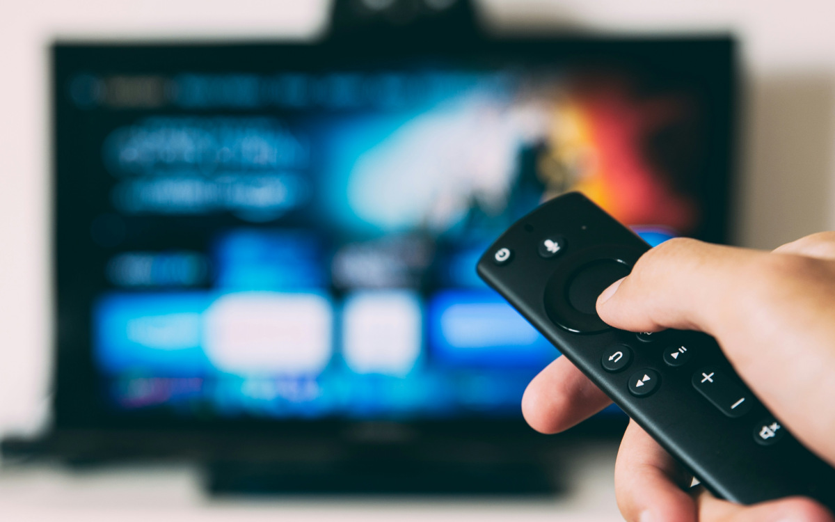 AEOS und Econworks wollen mit ihrem Datenprodukt die Werbewirkung im TV mit anderen Mediagattungen optimieren. (Foto: Glenn Carstens-Peters/ Unsplash)