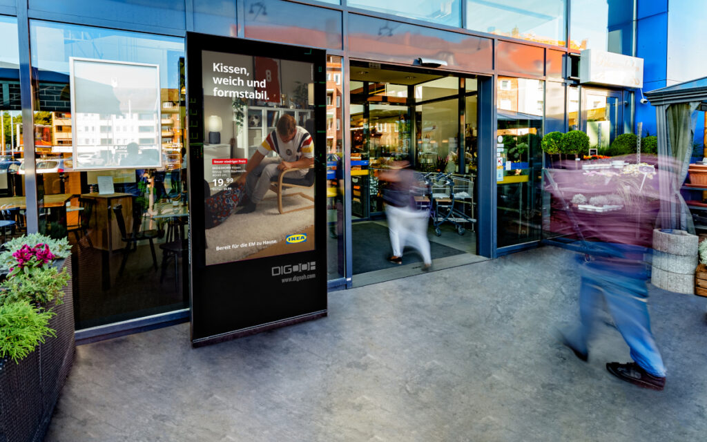 Ikea-Kampagne auf DooH-Screen (Foto: Inovisco)