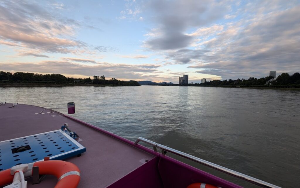 Pioneer Two - Jungfernfahrt auf dem Rhein bei Bonn (Foto: invidis)