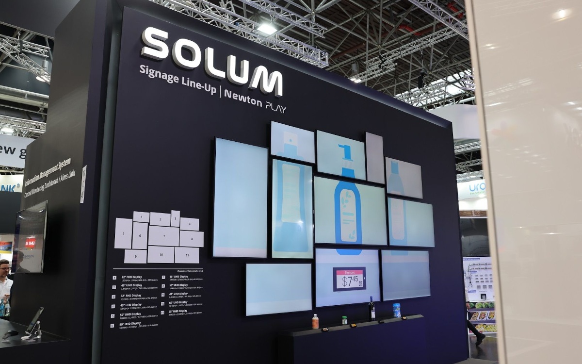 Solum Digital Signage auf der Eurocis (Foto: Solum)