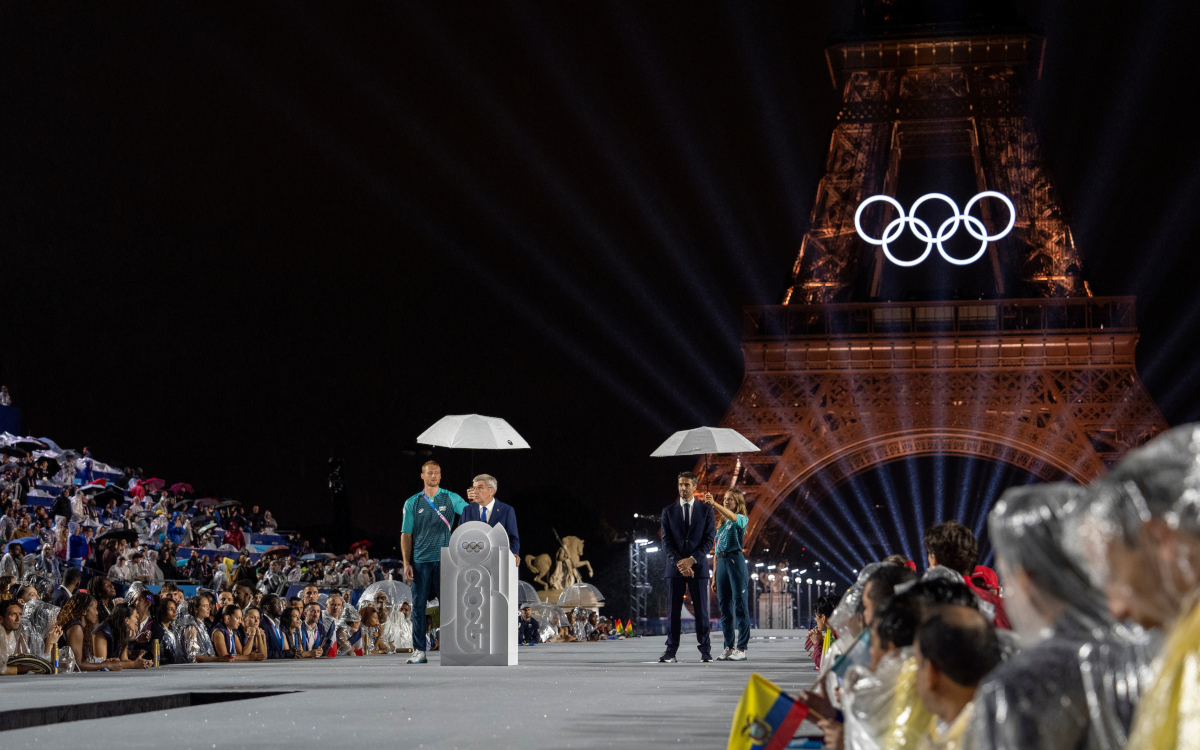 Olympia-Eröffnungszeremonie vor dem Eiffelturm (Foto: IOC/Greg Martin)