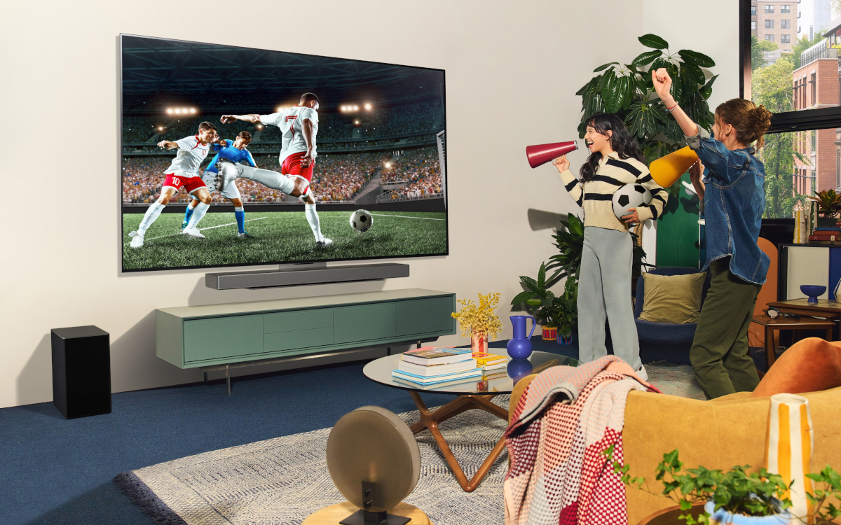 LG-OLED- und QNED-Fernseher lassen sich drahtlos mit kompatiblen Soundbars verbinden. (Foto: LG)