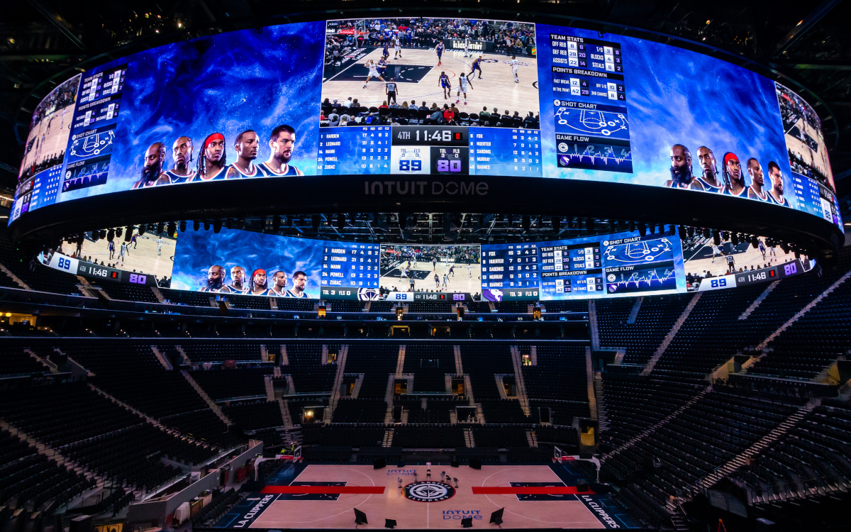 4K-Bilder auf einer Fläche von 3.565 Quadratmetern - die LA-Clippers bekommen das weltgrößte Halo-Displays im Stadion. (Foto: Intuit Dome)