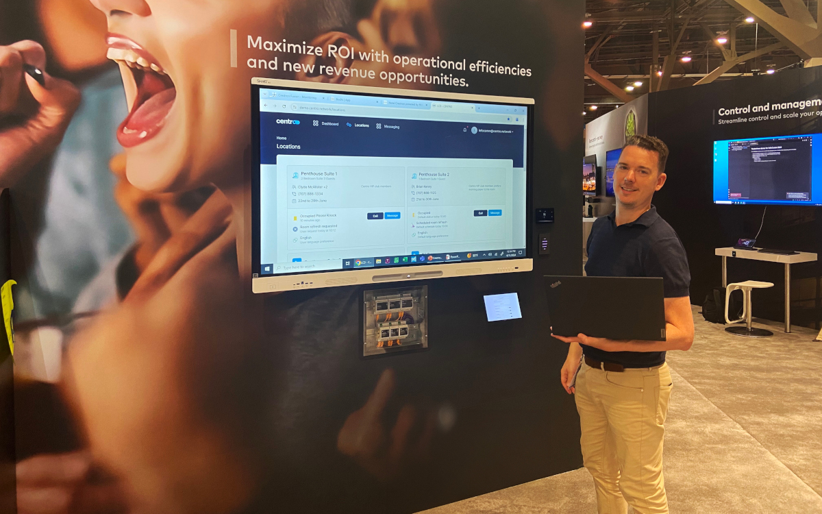 Centro auf am Crestron-Stand der Infocomm 2024 (Foto: Centro)