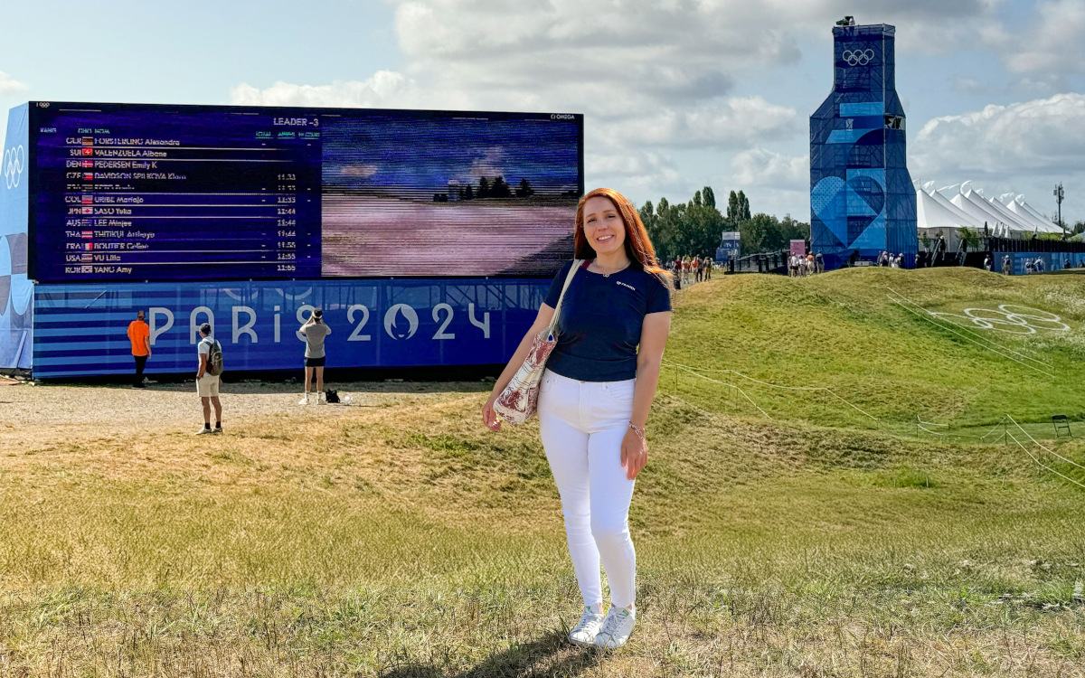 Carrie Slayton von Framen France berichtet aus erster Hand über ihre Erfahrungen mit dem Digital Signage-Einsatz bei den Olympischen Spielen 2024 in Paris. (Foto: FRAMEN)