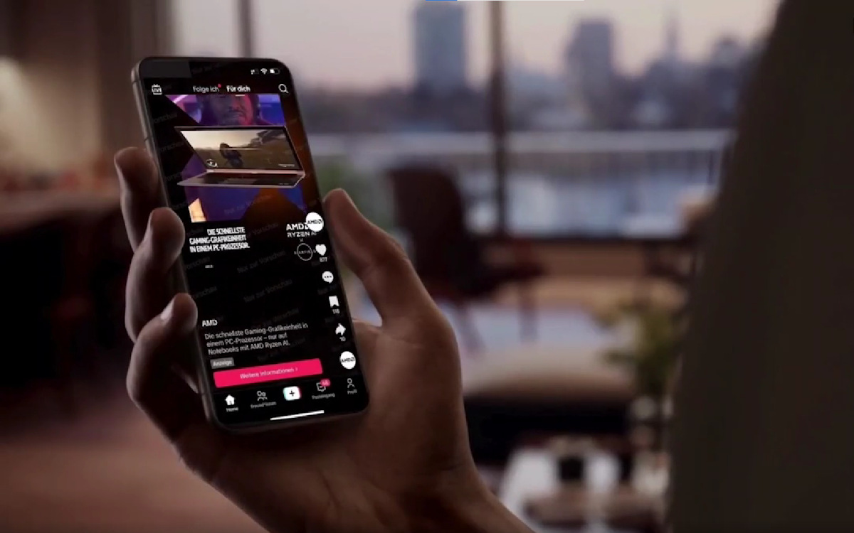 Die Tiktok-Kampagne von AMD wurde inklusive Bedienelemente der Social-Media-Plattform auf DooH übertragen. (Foto: Havas Media Germany)