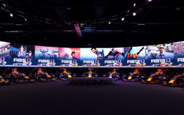 Die neue Philips-LED-Wall im Red Bull Racing Technology Campus (Foto: PPDS)