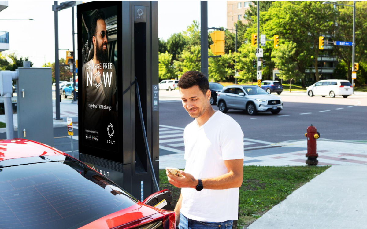 Jolt rollt ein neues EV-DooH-Netz in Kanada aus. (Foto: JOLT)