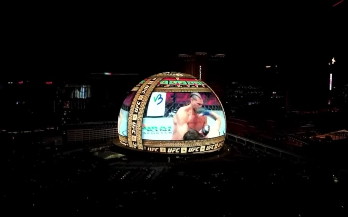 "Noche UFC" auf der Außen-LED der Sphere (Foto: UFC/Screenshot)