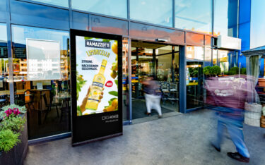 DCLP-Stele beim Edeka Center Gillert in Hamburg (Foto: Inovisco)